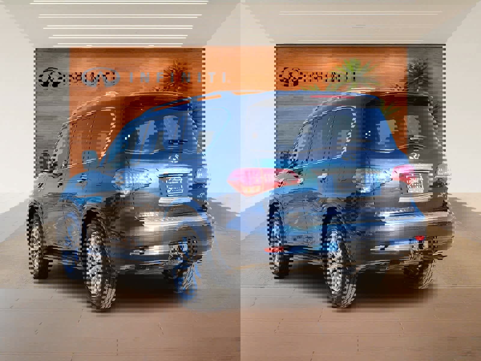 Used 2017 INFINITI QX80 2WD w/ Driver Assistance Package image 5