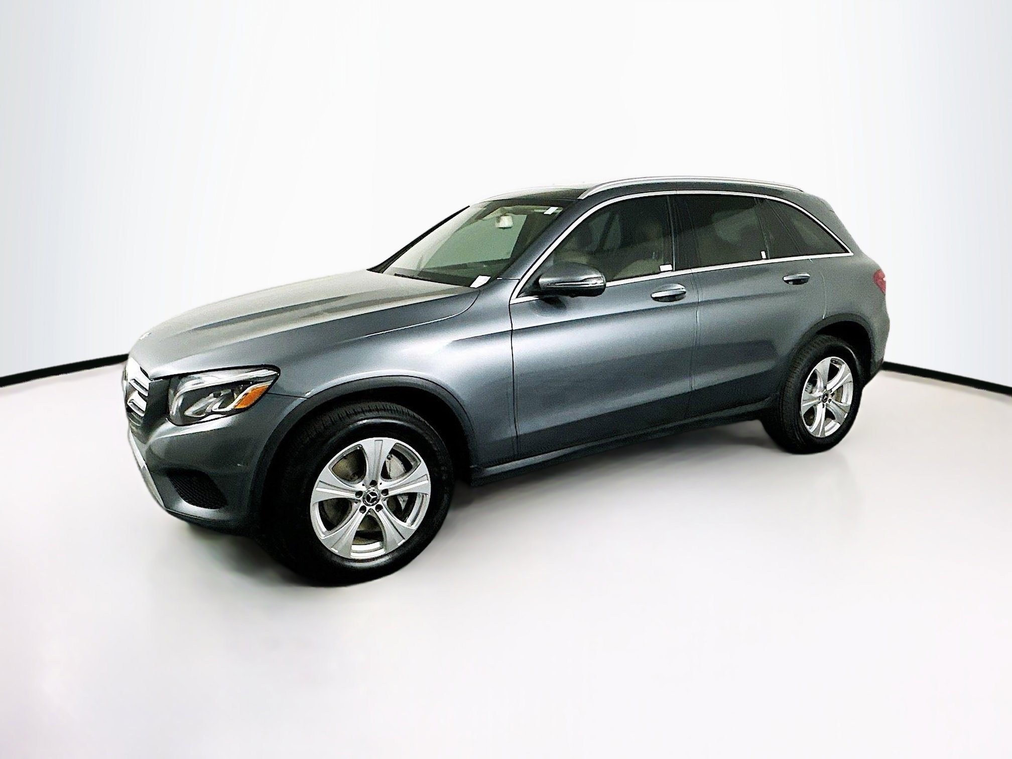 Used 2018 Mercedes-Benz GLC 300 image 4