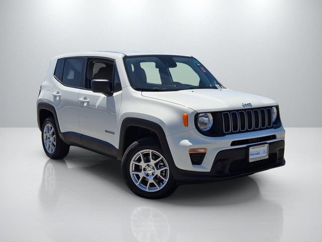 Used 2023 Jeep Renegade Latitude AWD/4WD image 1