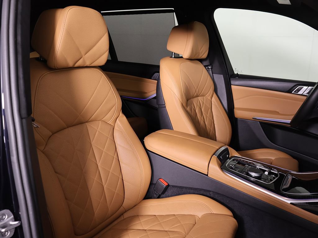 Used 2024 BMW X7 xDrive40i w/ M Sport Package image 34