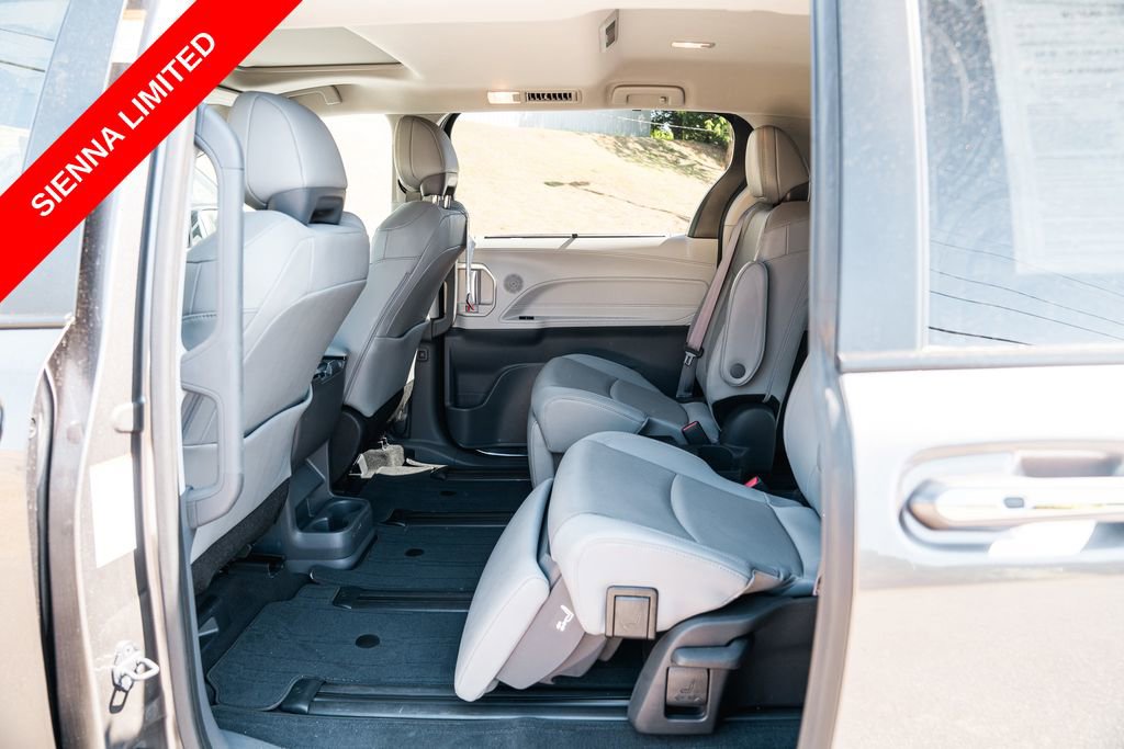 Certified 2023 Toyota Sienna Limited FWD image 28