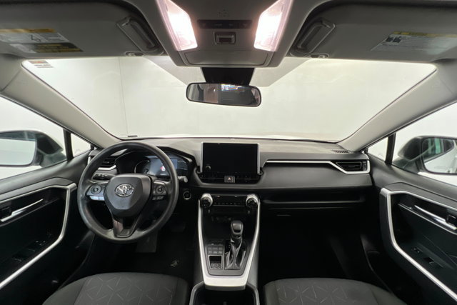 Used 2025 Toyota RAV4 XLE AWD/4WD image 9
