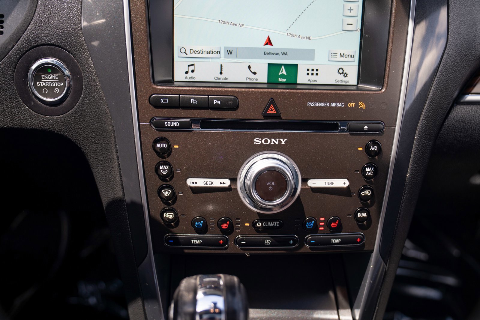 Used 2018 Ford Explorer Limited w/ Equipment Group 301A AWD/4WD image 17