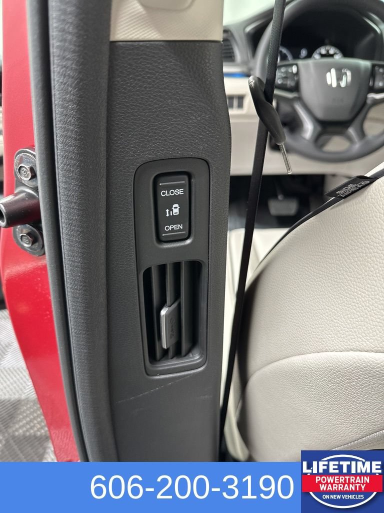 New 2026 Honda Odyssey Touring image 17