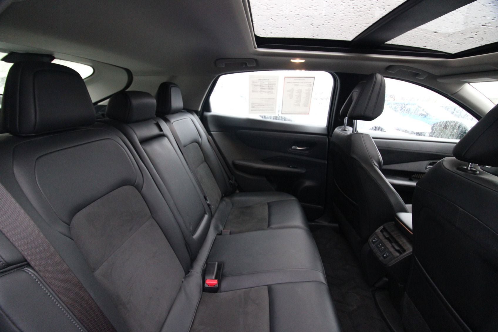 Used 2023 Nissan Ariya FWD image 23
