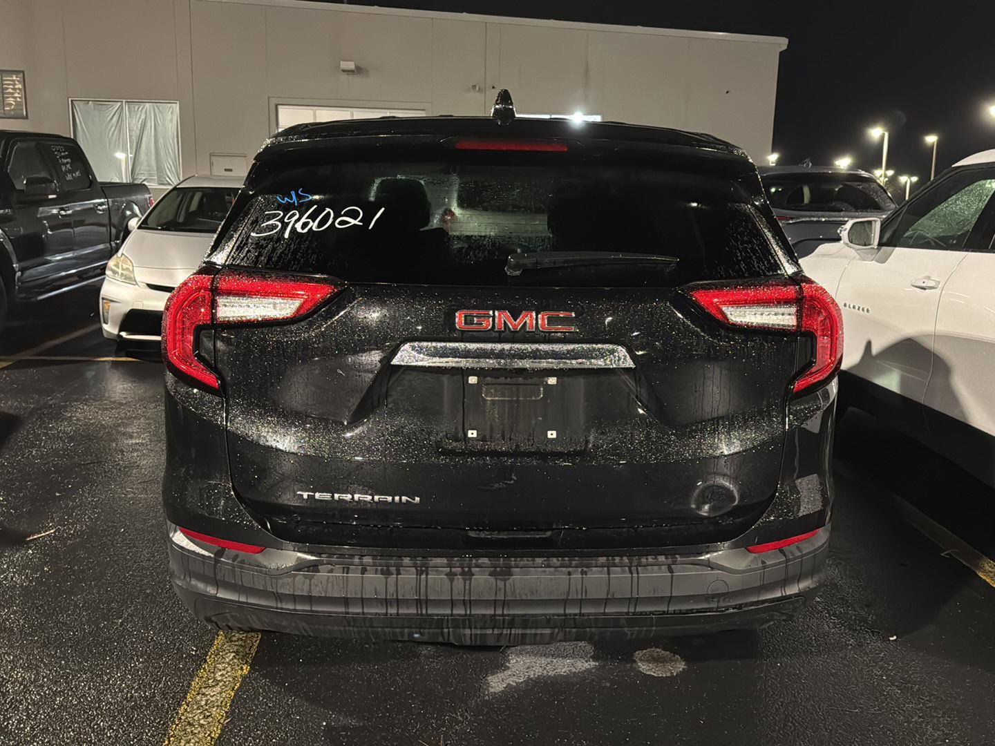 Used 2024 GMC Terrain SLE image 6