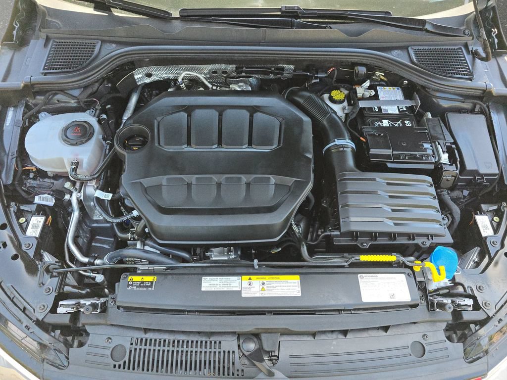 Used 2025 Volkswagen GTI SE FWD image 34