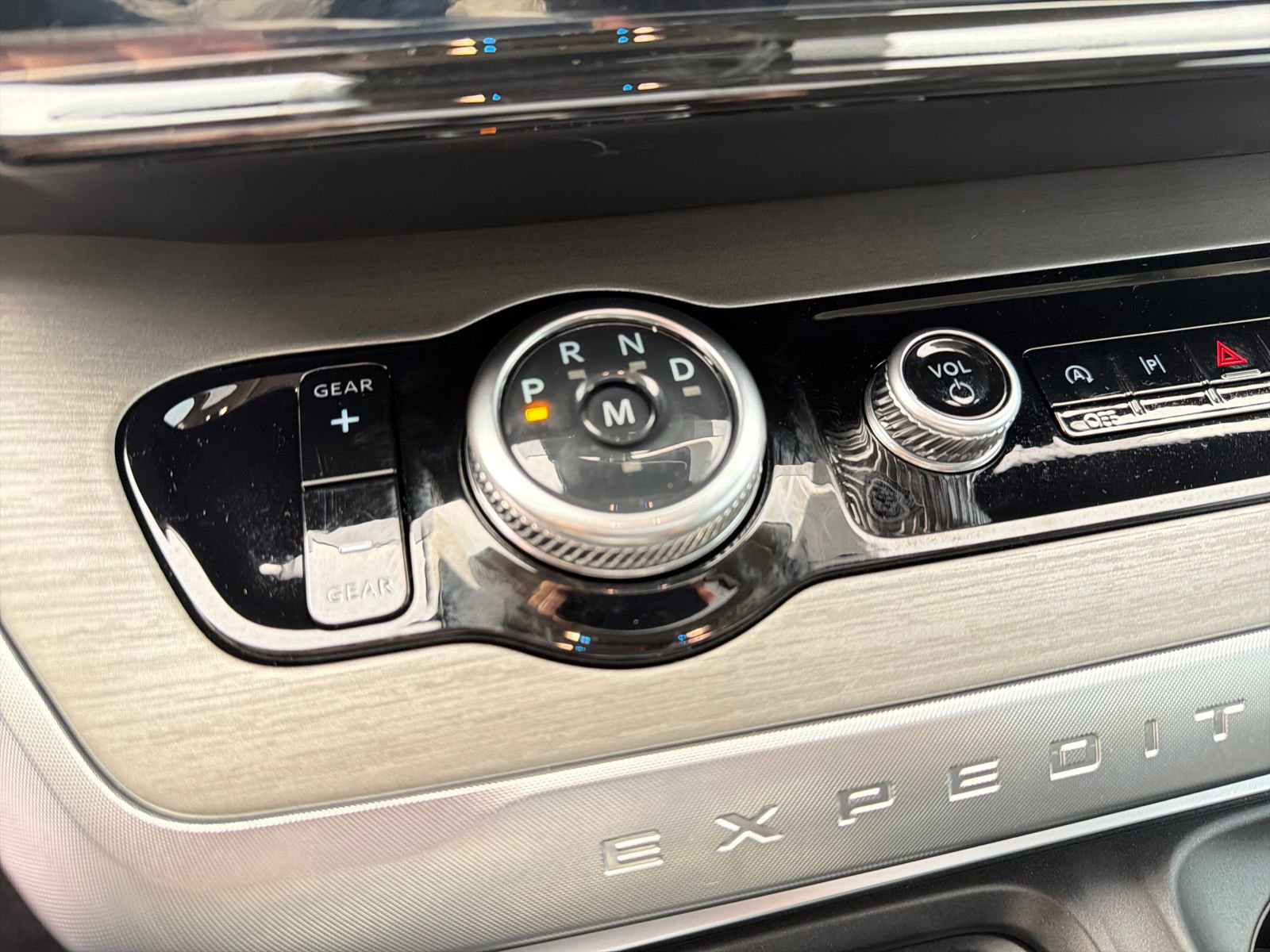New 2025 Ford Expedition Platinum w/ Driver's Package image 24
