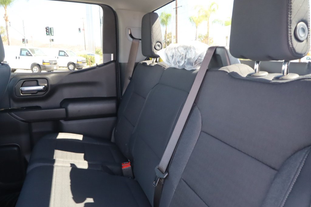 New 2026 Chevrolet Silverado 1500 Custom w/ Turbomax Blackout Package AWD/4WD image 31