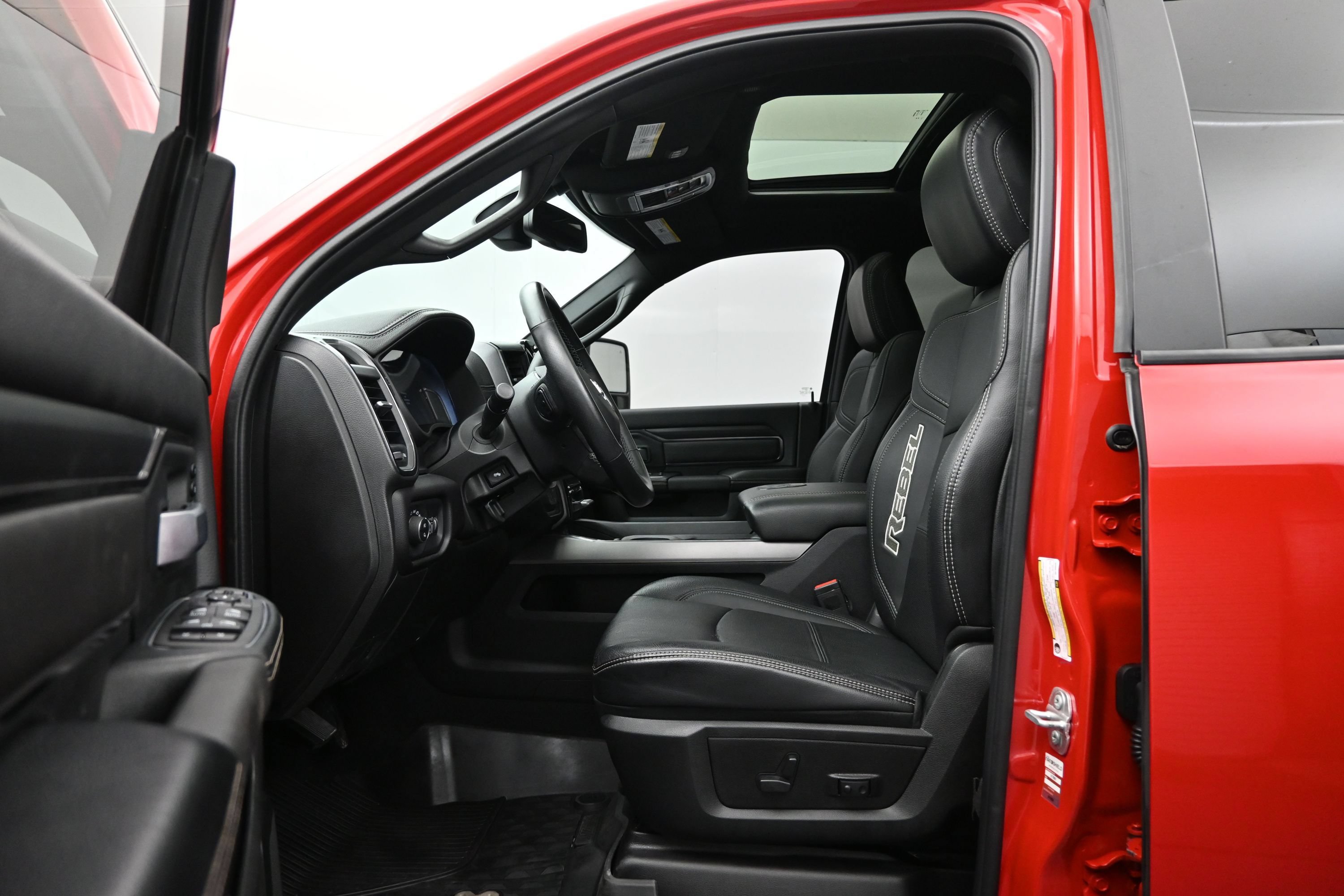 Used 2024 RAM 2500 Rebel AWD/4WD image 9