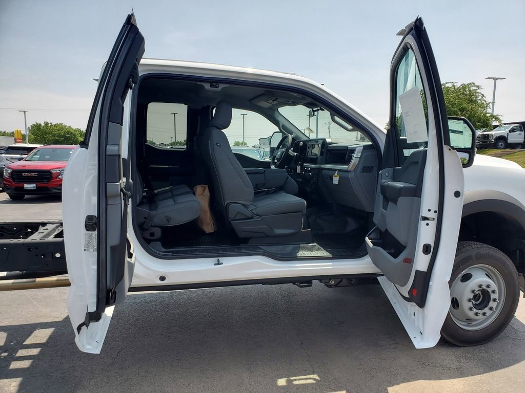 New 2025 Ford F450 XL w/ XL Chrome Package image 11