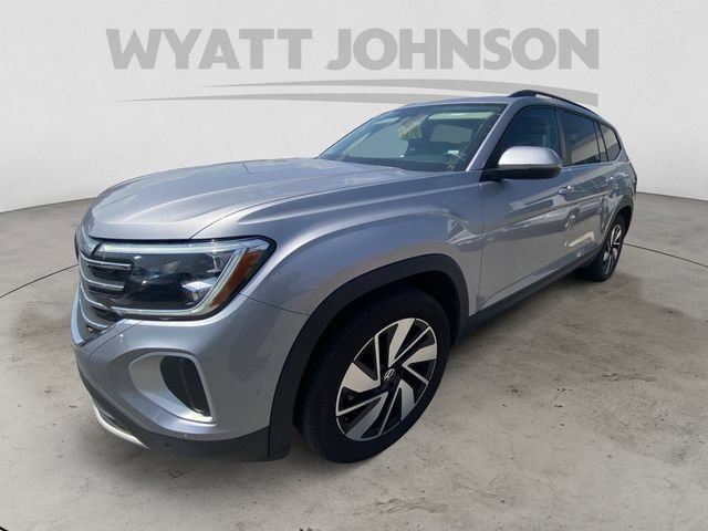 Used 2025 Volkswagen Atlas SE FWD image 2