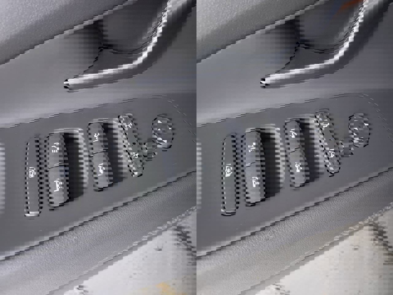 Used 2023 Hyundai Elantra SEL w/ Convenience Package image 11