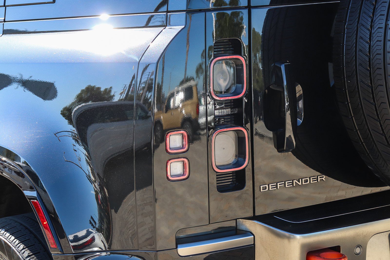 Used 2023 Land Rover Defender 110 X image 11