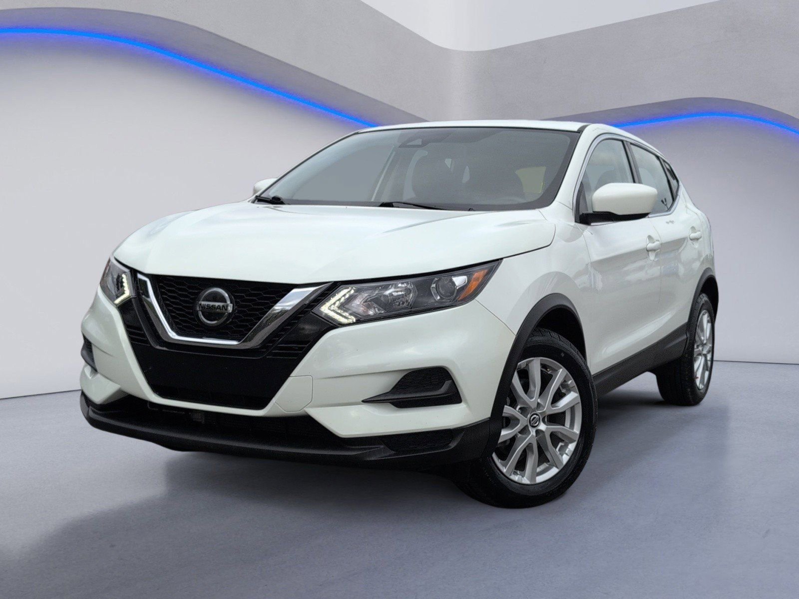 Used 2021 Nissan Rogue Sport S image 2