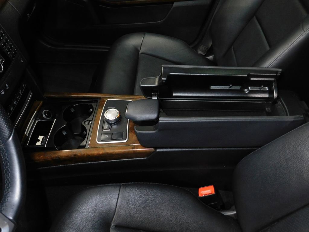 Used 2013 Mercedes-Benz E 350 4MATIC Sedan image 38