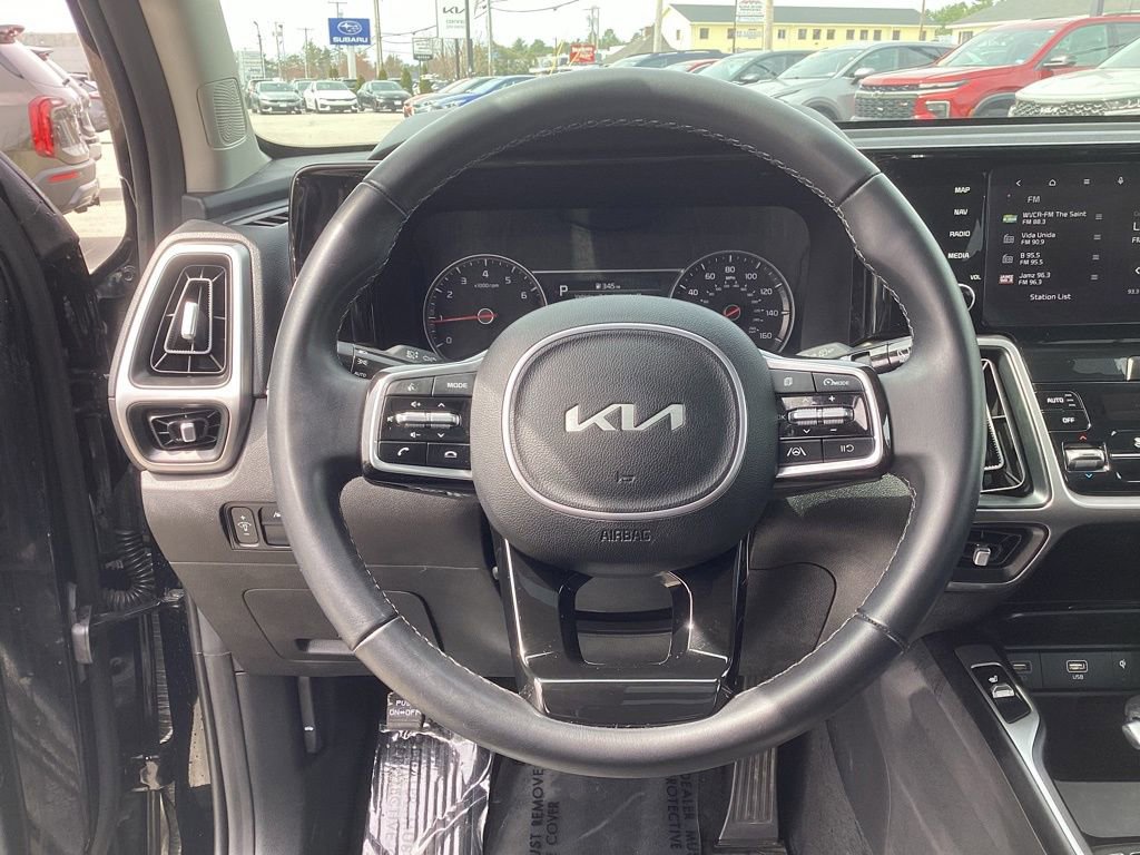 Used 2023 Kia Sorento S w/ Panoramic Sunroof Package AWD/4WD image 17