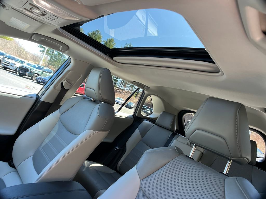 Used 2022 Toyota RAV4 Limited image 20