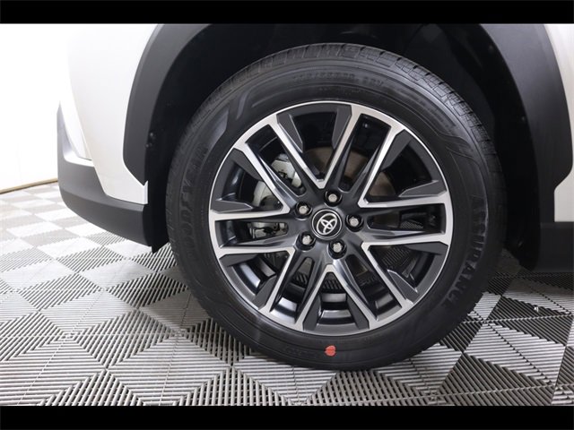 Used 2026 Toyota Corolla Cross XLE w/ Convenience Package image 32