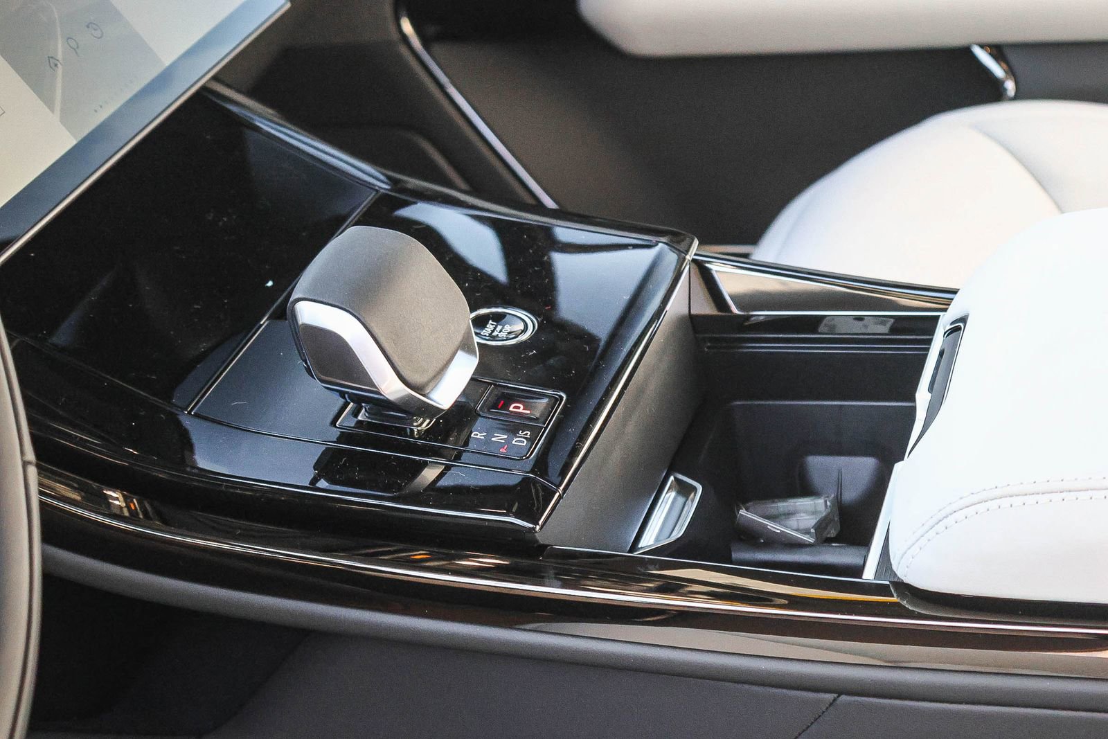 New 2026 Land Rover Range Rover Sport SE image 29