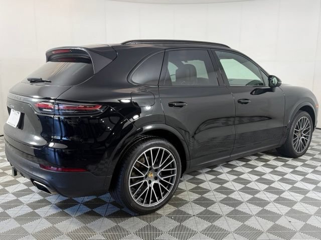 Used 2023 Porsche Cayenne AWD/4WD image 8