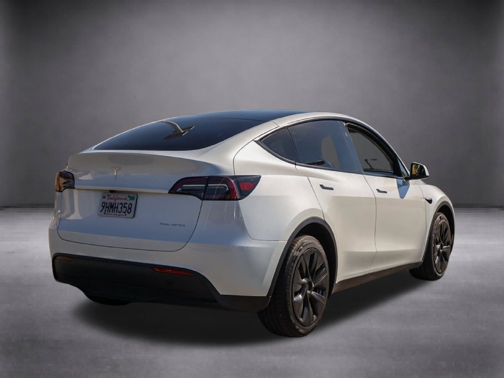 Used 2023 Tesla Model Y Long Range AWD/4WD image 4