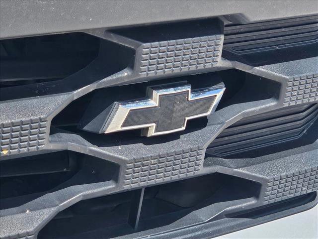 Used 2024 Chevrolet Silverado 1500 Custom w/ Turbomax Blackout Package image 5