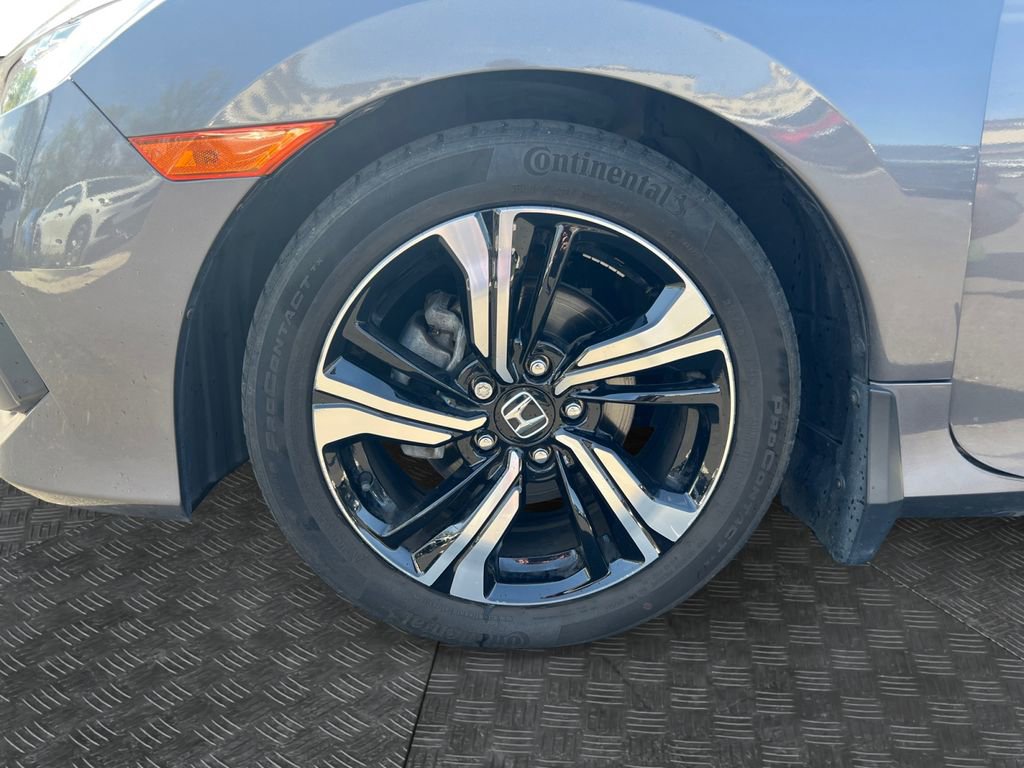 Used 2018 Honda Civic Touring image 14