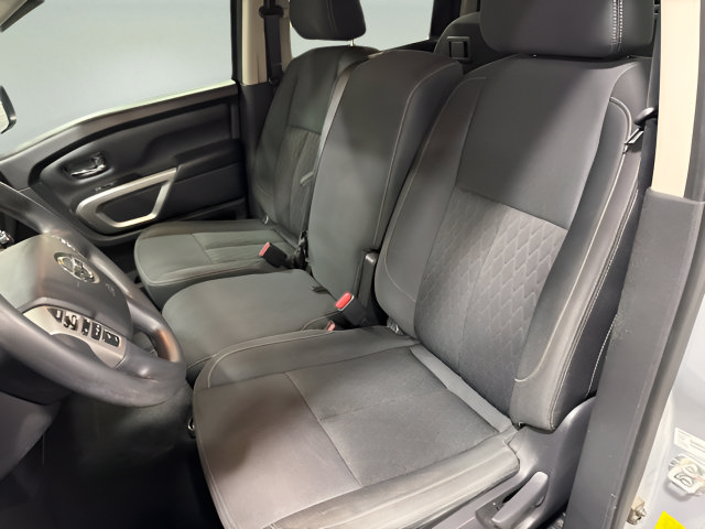 Used 2019 Nissan Titan SV AWD/4WD image 12