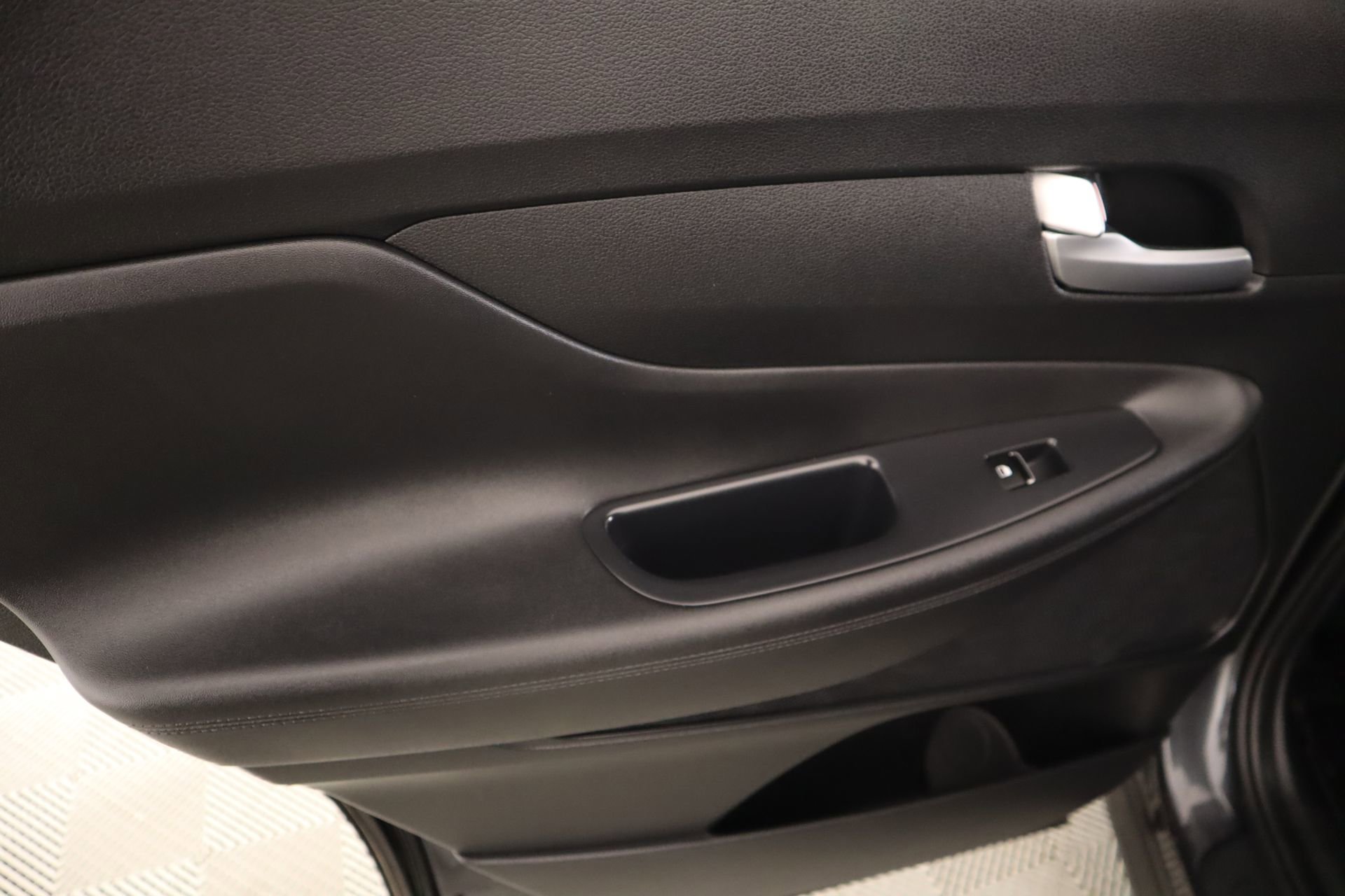Used 2023 Hyundai Santa Fe SEL FWD image 16