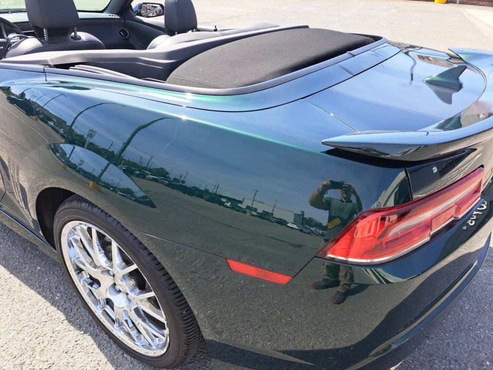 Used 2015 Chevrolet Camaro SS w/ Green Flash Special Edition RWD image 18
