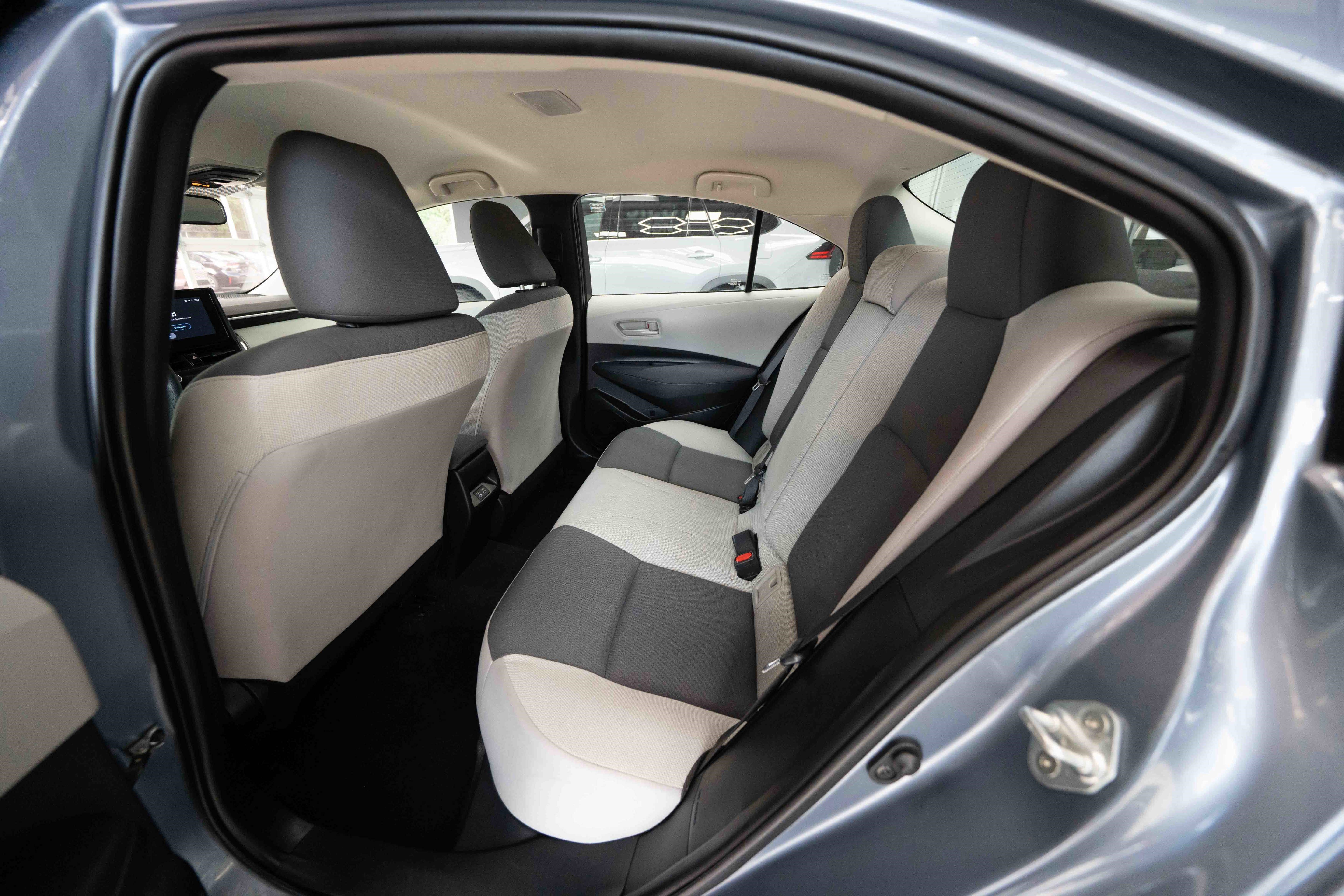 Used 2024 Toyota Corolla LE image 23