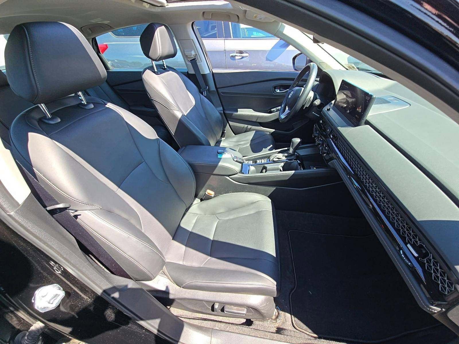 Used 2023 Honda Accord Touring image 13
