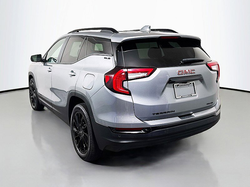 Used 2023 GMC Terrain SLE w/ Driver Convenience Package image 5