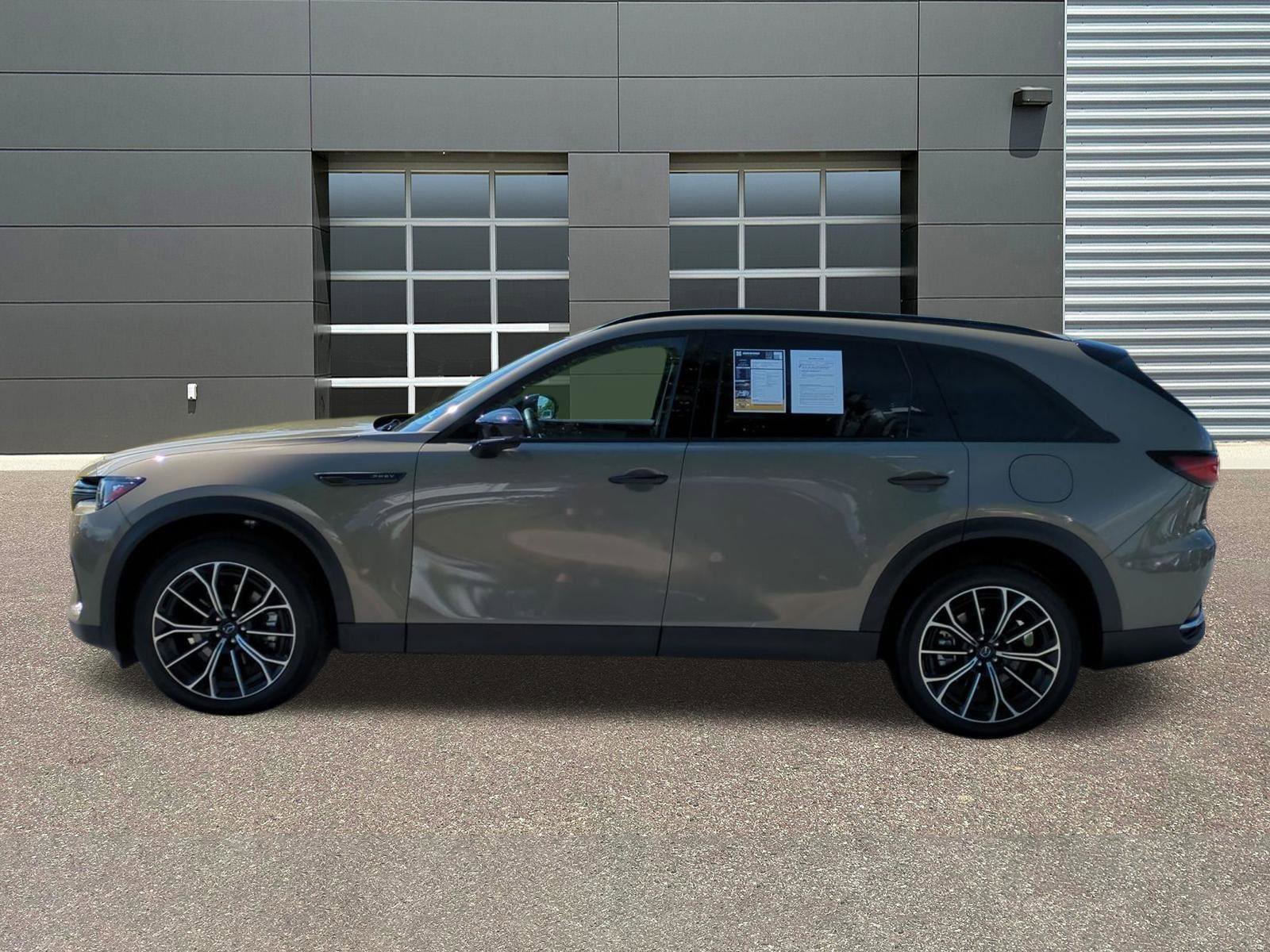 Used 2025 MAZDA CX-70 Plug-In Hybrid w/ Premium Pkg AWD/4WD image 4