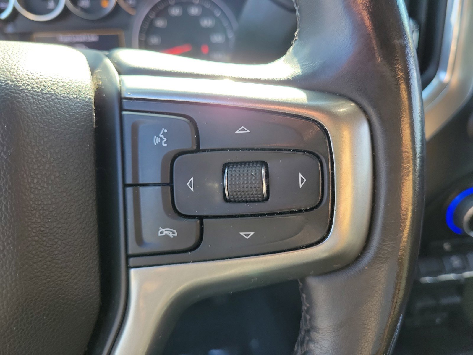 Used 2019 Chevrolet Silverado 1500 LT Trail Boss AWD/4WD image 19