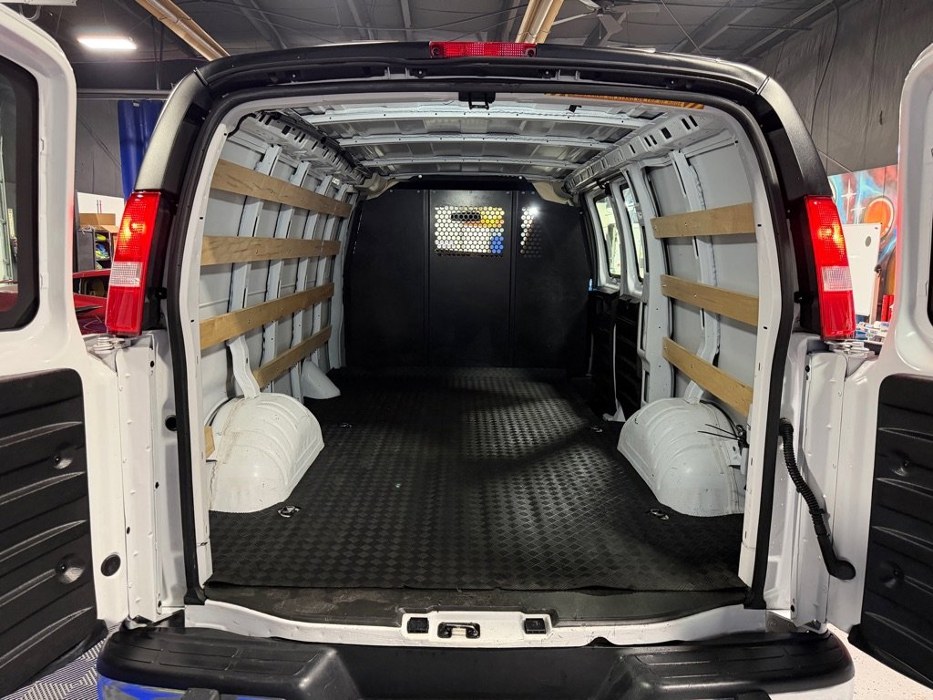 Used 2024 Chevrolet Express 2500 w/ Driver Convenience Package image 17