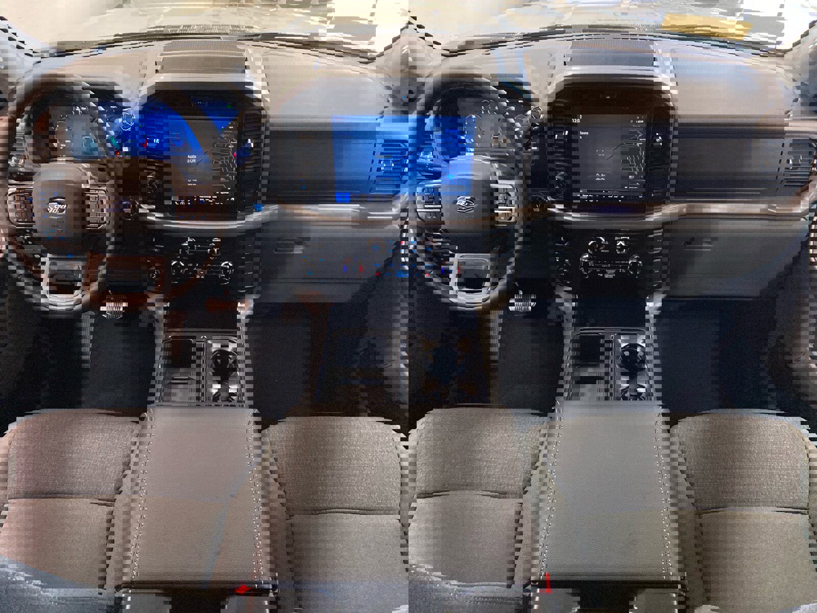 New 2025 Ford F150 XLT w/ Equipment Group 302A MID image 32