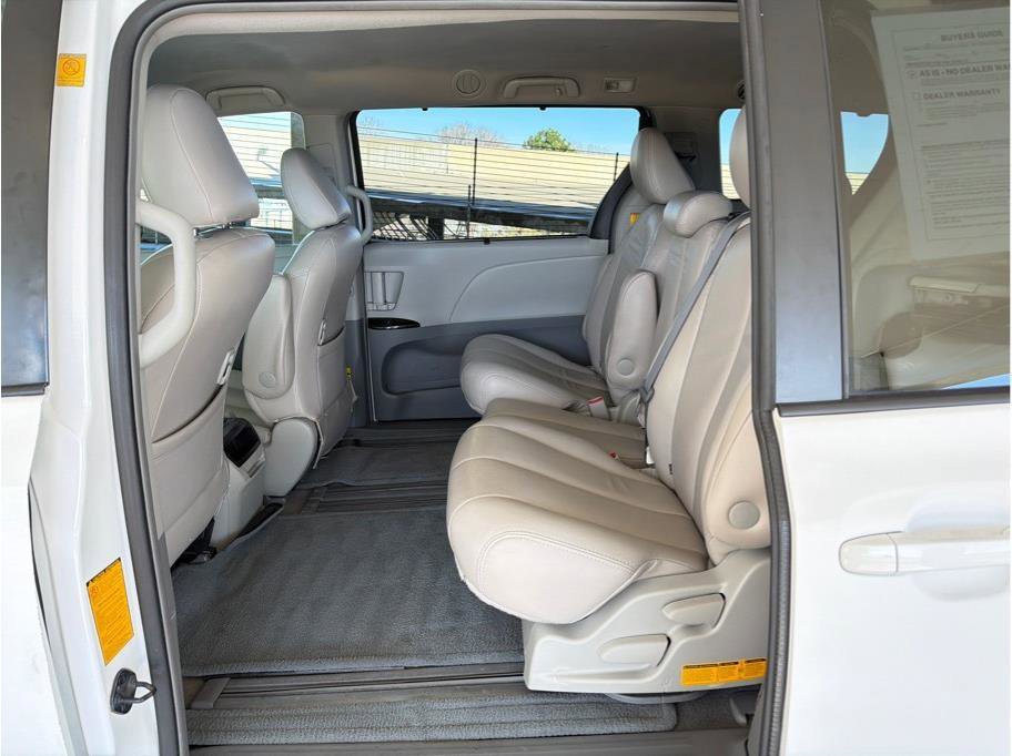 Used 2011 Toyota Sienna LE image 11