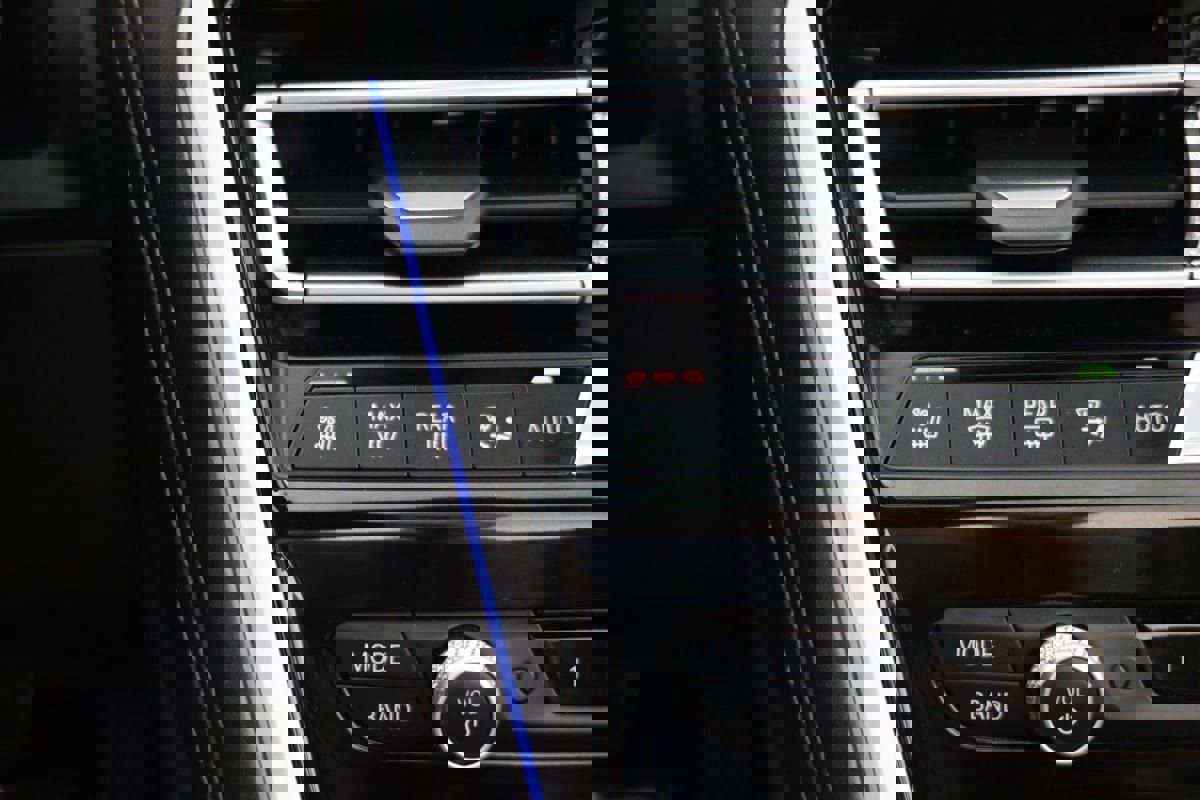 Used 2020 BMW M8 Competition image 9