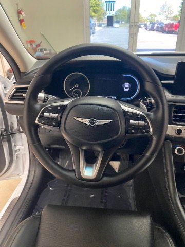 Used 2025 Genesis G70 2.5T RWD image 18