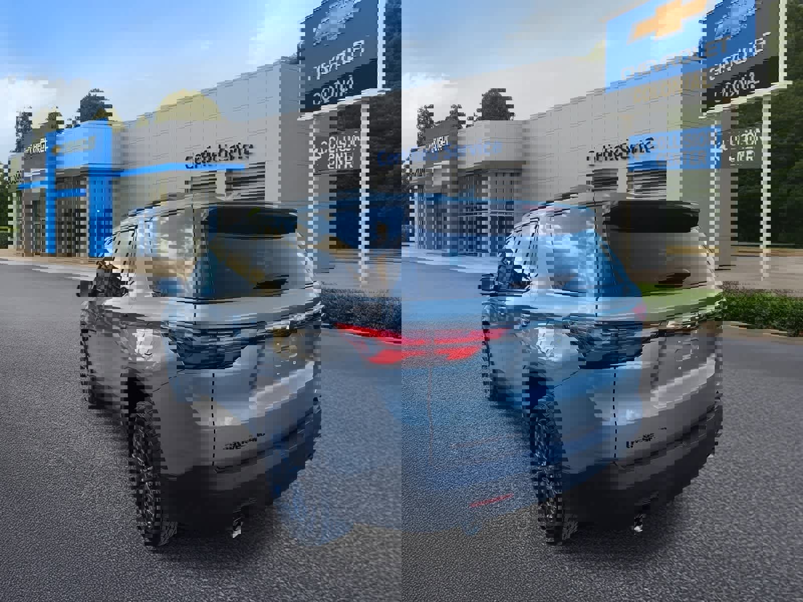 Used 2023 Chevrolet Traverse RS image 5