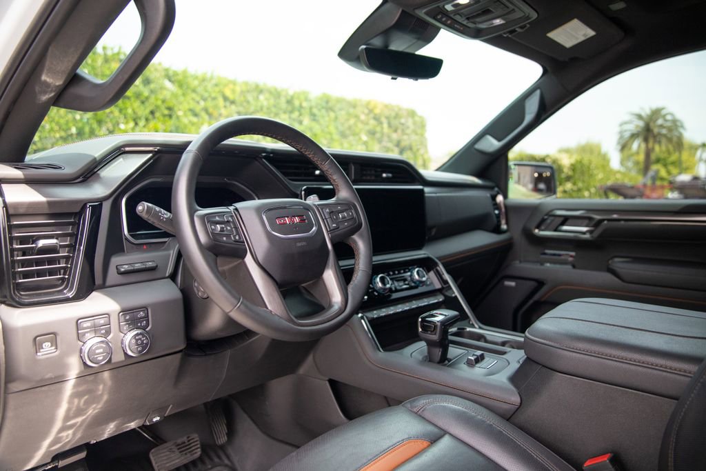 Used 2024 GMC Sierra 1500 AT4 w/ Technology Package AWD/4WD image 9