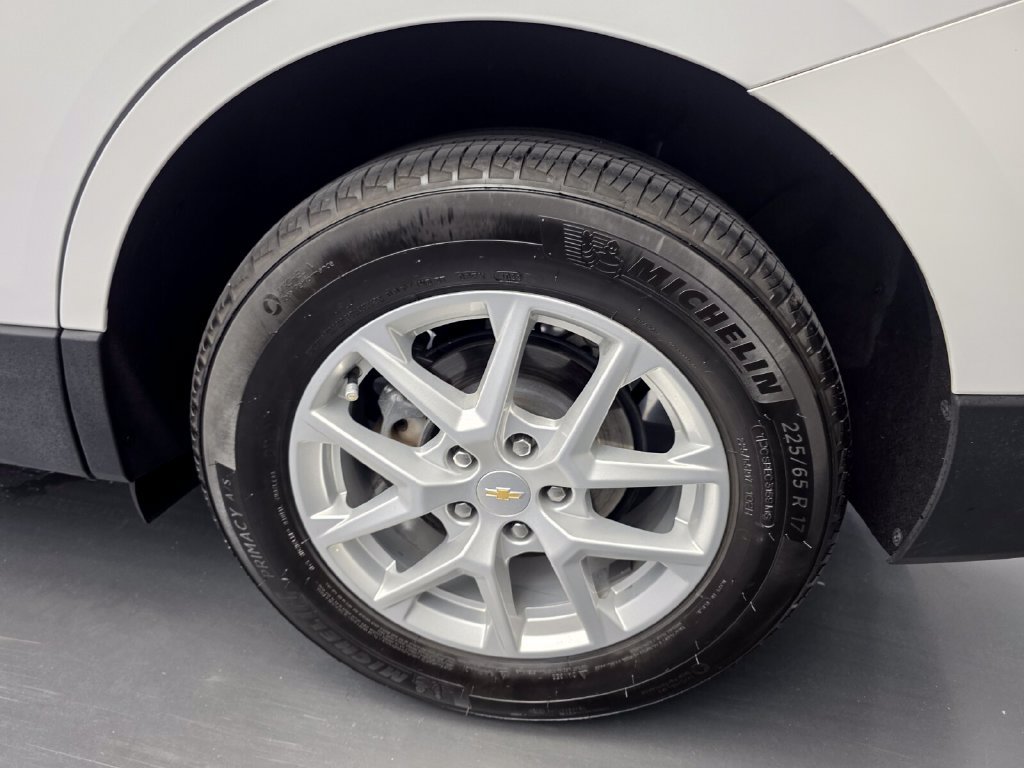 Used 2023 Chevrolet Equinox LS w/ Driver Confidence II Package FWD image 16