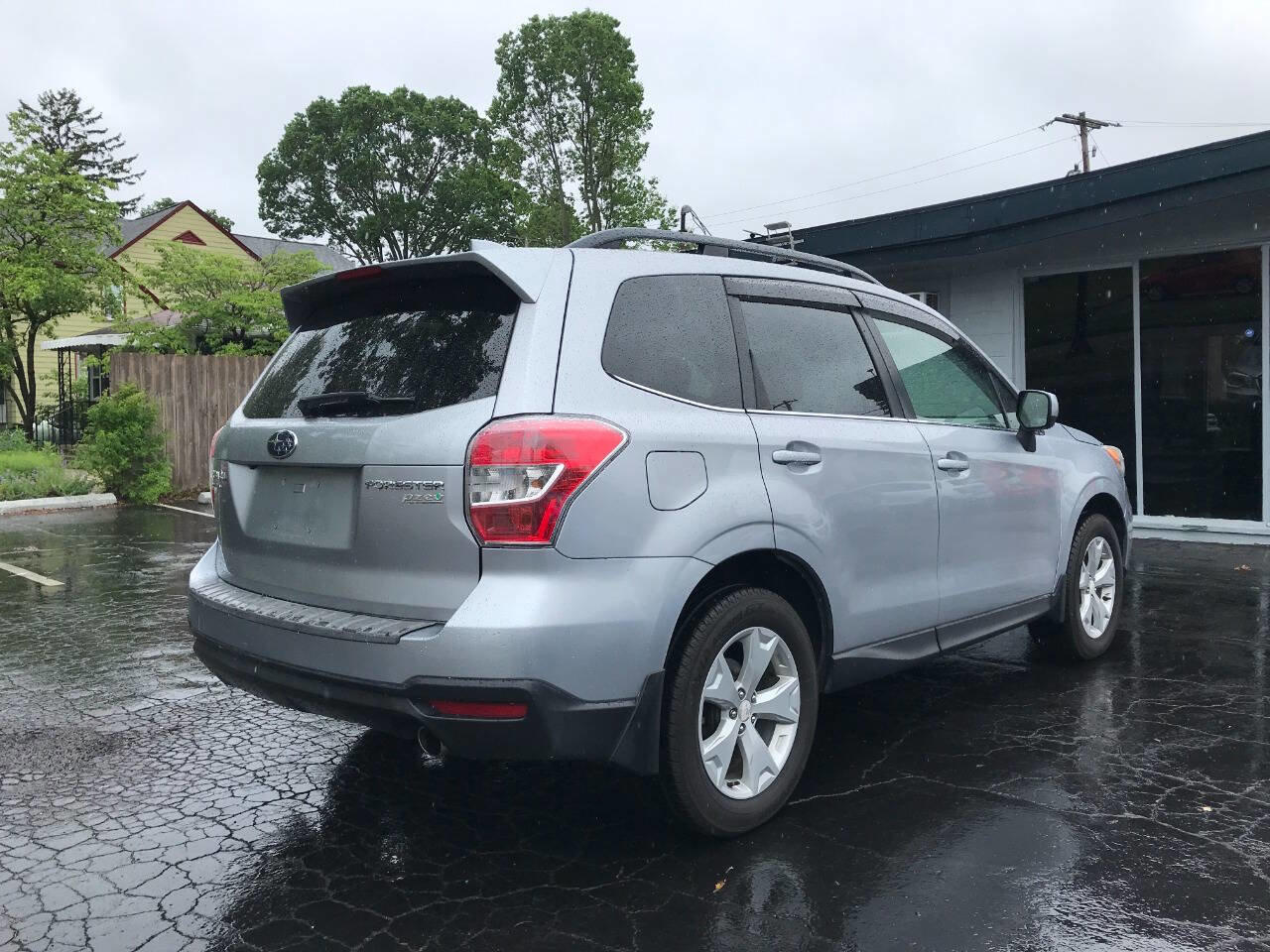 Used 2016 Subaru Forester 2.5i Limited AWD/4WD image 7
