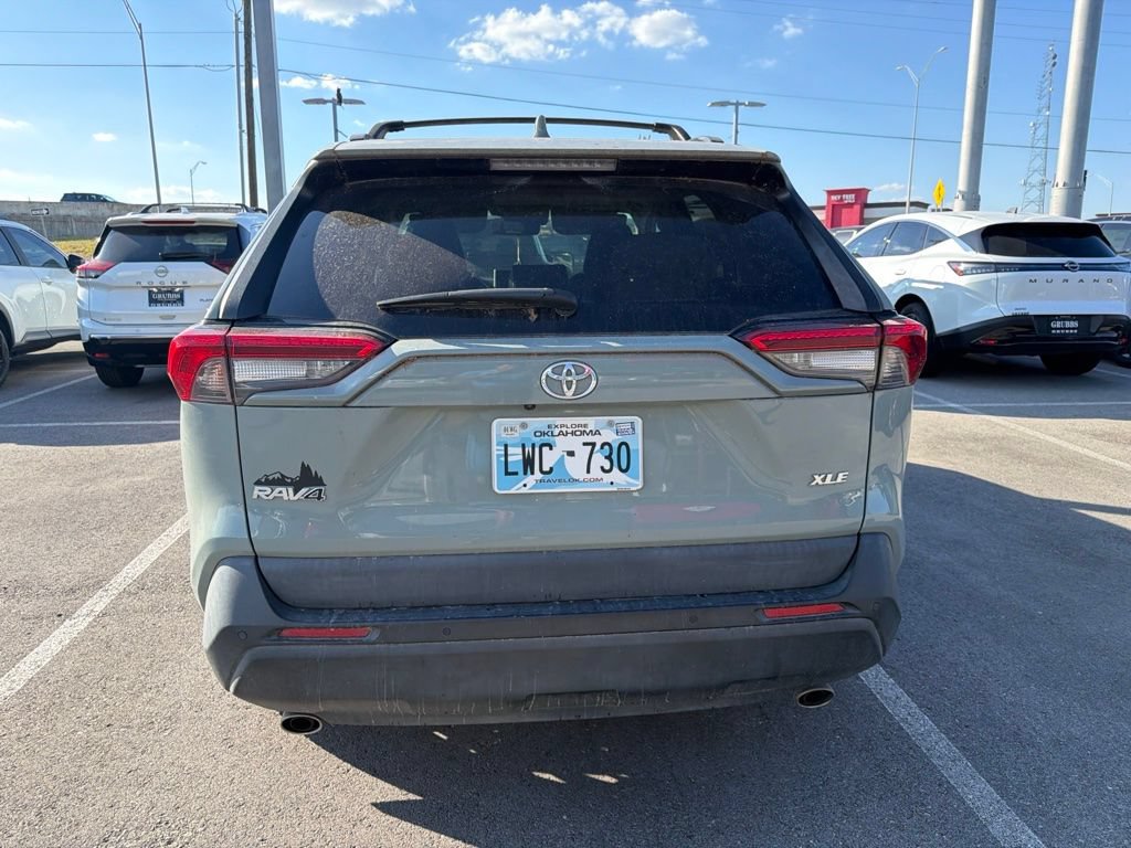 Used 2021 Toyota RAV4 XLE Premium FWD image 6