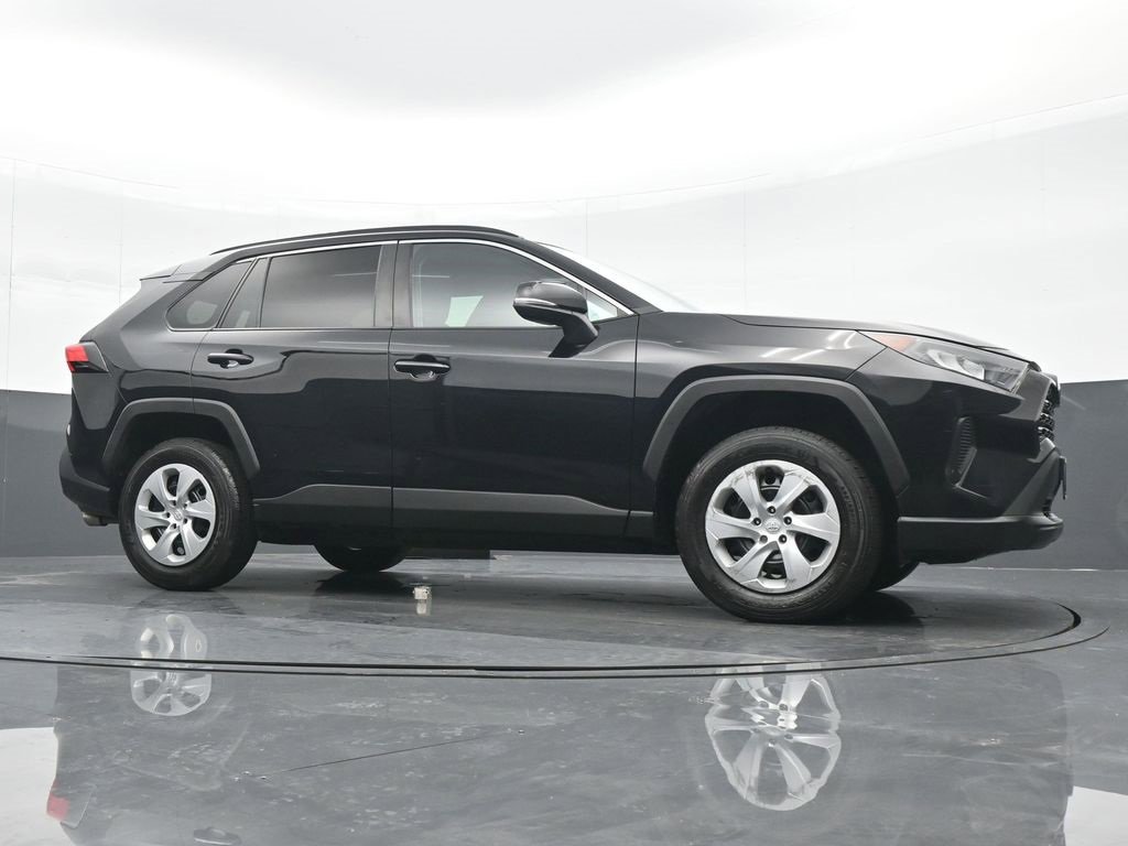 Used 2019 Toyota RAV4 LE image 23