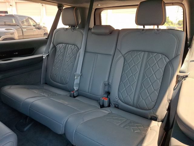 Used 2023 Jeep Grand Wagoneer L Series III AWD/4WD image 8