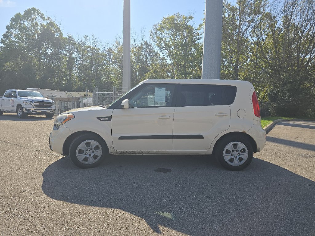 Used 2013 Kia Soul FWD image 10