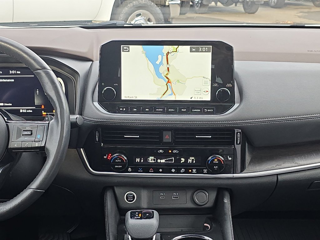 Used 2021 Nissan Rogue Platinum image 25